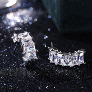 Eleganti Orecchini a Cerchio a C per Donne, Gioielli Scintillanti alla Moda Estiva, Vendita all'Ingrosso - Product Image 4