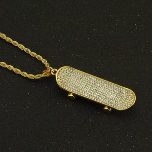 Collier pendentif géométrique en forme de trottinette, style hip-hop, design unique, très tendance, pour hommes, bijoux de mode, vente en gros - Product Image 1
