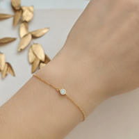 Bracelet minimaliste en chaîne dorée pour femme, avec breloque en pierre de cristal, élégant, à porter au quotidien, bijoux empilables
