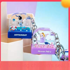 Bollo del giocattolo del bollo di nome dei <span class=keywords><strong>bambini</strong></span> dei vestiti della catena chiave dei <span class=keywords><strong>bambini</strong></span> su misura all'ingrosso della fabbrica - Product Image 4