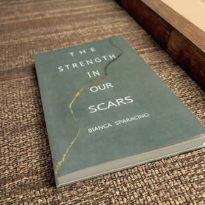 Impresión de edición de Libros Personalizados de fábrica Tapa dura la fuerza en nuestras cicatrices Libros reciclables Los más vendidos Papel de arte al por mayor - Product Image 1