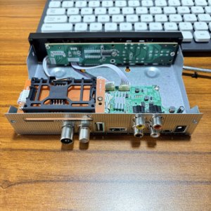 Ricevitore Satellitare H.265 HEVC Combo DVB T2+S2+<span class=keywords><strong>C</strong></span>, Decoder TV HD con Supporto per Scheda CA, Ricevitore Gratuito - Product Image 5