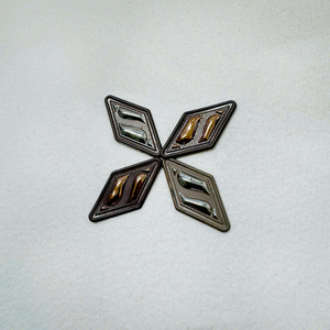 Parches Termoadhesivos de Metal Ecológicos con Logotipo Personalizado en 3D, Libres de Níquel, Etiquetas de Transferencia de Calor de TPU, PVC, Goma y Silicona para Ropa - Product Image 2
