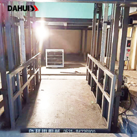 Özel Tasarım Kılavuz Raylı Hidrolik Yük Asansörü 2000kg-5000kg Dikey Yük Platformu Depo Yük Asansörü Korkuluk 3-8m