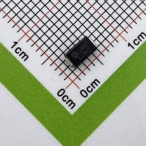 new&original P4SMA6.8CA/TR13 SMA DO-214AC Diodes TVS Diodes 10.5V 39A Bidirectional - Product Image 1
