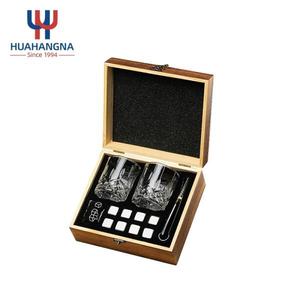 8 pierres à whisky réfrigérantes et 10 verres à whisky en cristal de 10 oz avec pinces pour cadeaux d'affaires - Product Image 1