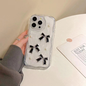 Funda de Teléfono <span class=keywords><strong>para</strong></span> <span class=keywords><strong>Mujer</strong></span> Estilo Coreano Ins con Lazo de Epoxy con Brillantina y Perlas <span class=keywords><strong>para</strong></span> <span class=keywords><strong>iPhone</strong></span> 15 Pro Max 16 Plus 14 13 17 de Venta al por Mayor Directo de Fábrica - Product Image 4