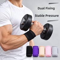 Attelle de poignet sportive élastique en fibre de polyester, anti-entorse, conception enveloppante, compression réglable, fermeture auto-agrippante, soutien