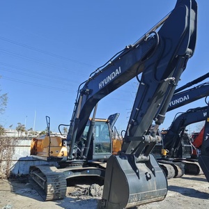 Excavatrice sur chenilles Hyundai 300 LC-9T 2024, poids opérationnel de 33 tonnes, capacité de la benne de 1,38 m pour les travaux de terrassement et la construction routière - Product Image 1