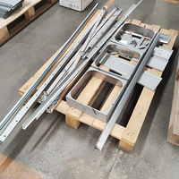 Fabrication sur mesure de tôles métalliques en acier inoxydable, aluminium, fer, laiton, cuivre avec supports découpés au laser et pliage