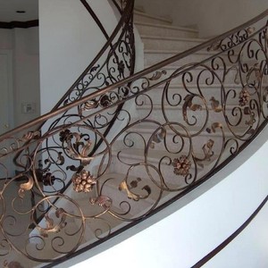 Composants en fer, garde-corps d'escalier en acier de style européen moderne et sécurisé - Product Image 2