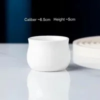 Vente en gros de petits pots de fleurs en céramique blanche émaillée, support en bambou pour plantes succulentes perforées