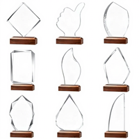 Trophée en cristal vierge avec base en bois massif et logo de forme personnalisée pour récompenses de réunion annuelle et souvenirs