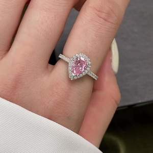 Großhandel Würfel Zirkonia-Ring Damen-Schmuck Versprechen 18K Gold plattiert 925 Sterling-Silber Verlobung Hochzeit Ring - Product Image 2