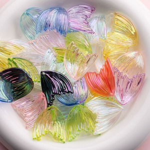Cadena de cuentas de plástico transparente a granel con forma de cola de pez de resina mixta 27*26mm cuentas acrílicas brillantes para pulsera collar Fabricación de bolígrafos de joyería - Product Image 1