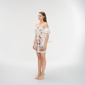 Vestido Ajustado OEM con Hombros Descubiertos y Bordado Floral Personalizado para Damas - Product Image 5