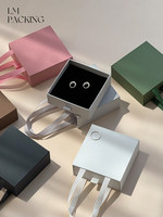 Boîte cadeau portable pour bijoux, style tiroir, doublée d'éponge, emballage carré en papier, couleur unie, poignée en ruban, option logo personnalisé avec estampage à chaud