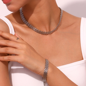 Conjunto de Joyería de Lujo Ligero para Novia, Collar y Brazalete de Acero Inoxidable 316L con Crochet Estilo <span class=keywords><strong>Dubai</strong></span>, Resistente al Agua, Chapado en Oro de 18k - Product Image 3