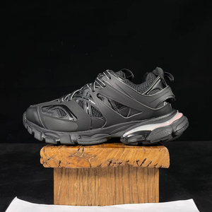 Zapatillas de skate casuales para hombre BB3.0 originales de alta calidad con luces LED y diseño de rieles, para parejas, con estilo lujoso. - Product Image 1