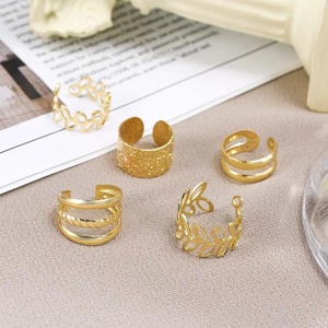 Juego <span class=keywords><strong>de</strong></span> aretes <span class=keywords><strong>de</strong></span> 5 piezas con clip y tachuelas, colección <span class=keywords><strong>de</strong></span> joyería <span class=keywords><strong>de</strong></span> moda chapada en <span class=keywords><strong>oro</strong></span>, puños y aros hipoalergénicos - Product Image 3