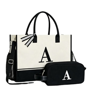Bolsa de Lona Personalizada con Iniciales, Borlas, Regalo Perfecto para Bodas, Cumpleaños, Playa, para Mujeres, Madres, Maestras, Amigas, Negra - Product Image 1