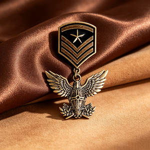 Broche médaillon ancre nautique en alliage de zinc, style épaulette personnalisée, badge en métal émaillé pour décoration de veste, faible MOQ - Product Image 6