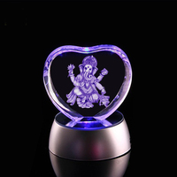 Statues de Ganesh en gravure laser 3D, base en verre cristal en forme de cœur avec lumière LED pour cadeaux religieux