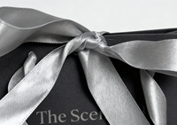 Sacs cadeaux de luxe couleur champagne, impression personnalisée du logo avec nœud en satin, emballage élégant pour les marques de bougies et de parfums