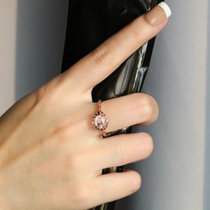 แหวนเครื่องประดับชุบทองคำสีชมพูประดับมอร์แกไนต์ทรงรี ดีไซน์หรูหราพิเศษสำหรับภรรยา - Product Image 5