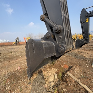 Excavadora de Orugas Volvo EC250DL/EC250CN4/EC230DL Usada, 25 Toneladas, Alta Eficiencia de Combustible, Motor Deutz Etapa V, Bomba - Product Image 4