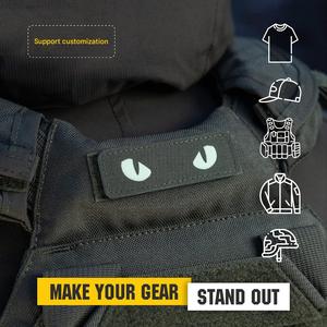 Badges œil de démon phosphorescents en gros avec fermetures Velcro pour chapeaux tactiques d'extérieur et sacs à dos en matériau réfléchissant - Product Image 3