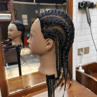 Vente en gros 100% tête de mannequin de cheveux humains raides pour la formation de coiffeurs pour la coupe de cheveux, le tressage et le blanchiment
