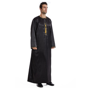 Abaya de Talla Grande al por Mayor para el Mercado de Dubái - Túnica Árabe de Manga Larga con Adorno de Borlas de Poliéster, Talla Grande - Product Image 3
