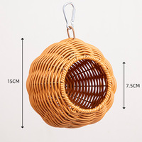 Panier suspendu en forme de nid d'oiseau tissé à la main avec mousqueton, design ouvert, nid d'oiseau à longue queue pour perruche et caturra