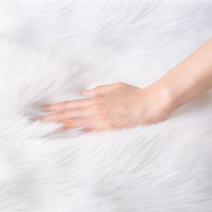 Übergroßer Teppich aus Kunst pelz für Wohnzimmer Schlafzimmer, Super weicher und flauschiger weißer Kunstleder-Spielte ppich für Kinder Baby - Product Image 1