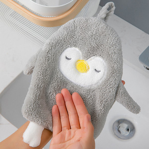 Linda toalla de mano con diseño de pingüino de dibujos animados, forro polar coral, de secado rápido, para baño, uso doméstico, gris, azul, rosa - Product Image 3