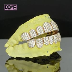 กริลล์ฟันโมอิสซาไนต์แบบสั่งทำ บนล่าง 10 8 6 เงินแท้ S925 ชุบทองคำแท้ 10K 14K 18K ชุบทองคำขาว ชุบทองคำชมพู  แบบ VVS เครื่องประดับฮิปฮอปสุดหรู - Product Image 2