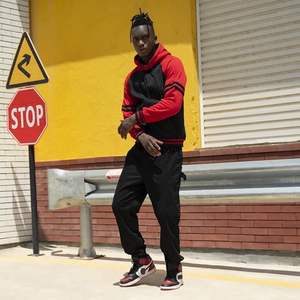 Sweat à capuche doublé en polyester 100% incassable et lourd - Tissu polaire 340 g/m² avec logo personnalisé pour des designs audacieux - Product Image 3