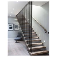 Escalier flottant de style moderne avec marches en bois massif et garde-corps en verre trempé, structure cachée de luxe, directement de l'usine