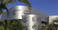 Panneaux perforés modernes extérieurs en métal sculpté fachadas ventiladas système de revêtement cnc panneau écran fenêtre revêtement mural en aluminium