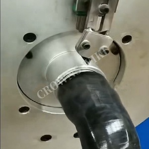 Machine automatique à grande vitesse pour le formage et la découpe d'embouts de tuyaux en silicone pour la production en série - Product Image 4