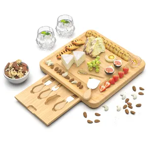 Commercio all'ingrosso personalizzato superbo quadrato in legno di bambù ardesia piccolo tagliere per formaggio e Set di coltelli per la cucina di casa