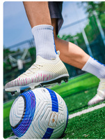 Erkekler İçin Futbol Ayakkabıları İç ve Dış Mekan Yüksek Bilekli Spor Ayakkabıları Ultra Hafif Futbol Botları Kaymaz