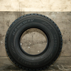 ยางรถบรรทุกหนักใหม่จากโรงงาน สำหรับขนาด 315/80R22.5 295/80R22.5 11R22.5 18PR ยางตัน สำหรับรถบรรทุกตงเฟิง - Product Image 4