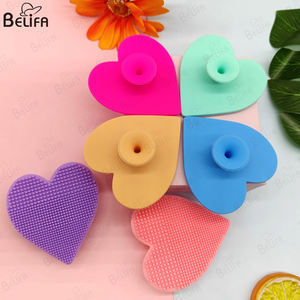 Pinceau à shampoing Spot Love en gros Maquillage doux Tampon propre Exfoliant pour le visage Pinceau nettoyant pour le visage en silicone pour les soins de la peau - Product Image 1