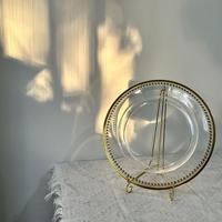 Assiettes de présentation de table transparentes en perles de plastique pour fêtes et banquets vintage personnalisées de 13 pouces avec bord doré pour réception de mariage et dîner