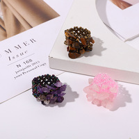 Handgefertigter Boho-Stil Unregelmäßiger Naturstein-Ring für Männer und Frauen Kristallschmuck Türkis Naturstein Perlen Elastisch Gewebter Ring