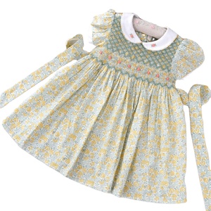 Boutique toddler neonate abiti smocked floreale fatto a mano in raso di cotone all'ingrosso smocked <span class=keywords><strong>abbigliamento</strong></span> per bambini - Product Image 1