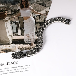 สร้อยข้อมือเหล็กไทเทเนียมดราก้อน 22 ซม. ผิวด้าน ของขวัญเครื่องประดับสำหรับผู้ชาย CE641 - Product Image 2