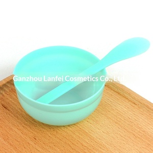 Bol et cuillère en plastique transparent faits <span class=keywords><strong>maison</strong></span> <span class=keywords><strong>pour</strong></span> la préparation de slime et de boue - Product Image 3